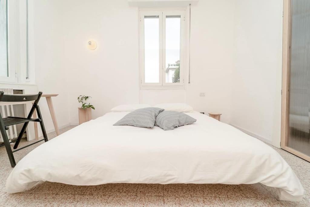 Trilocale Minimal Sui Navigli Milan